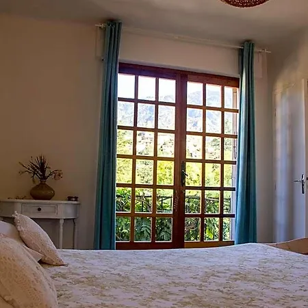 La Perle Des Montagnes - - D Bed & Breakfast